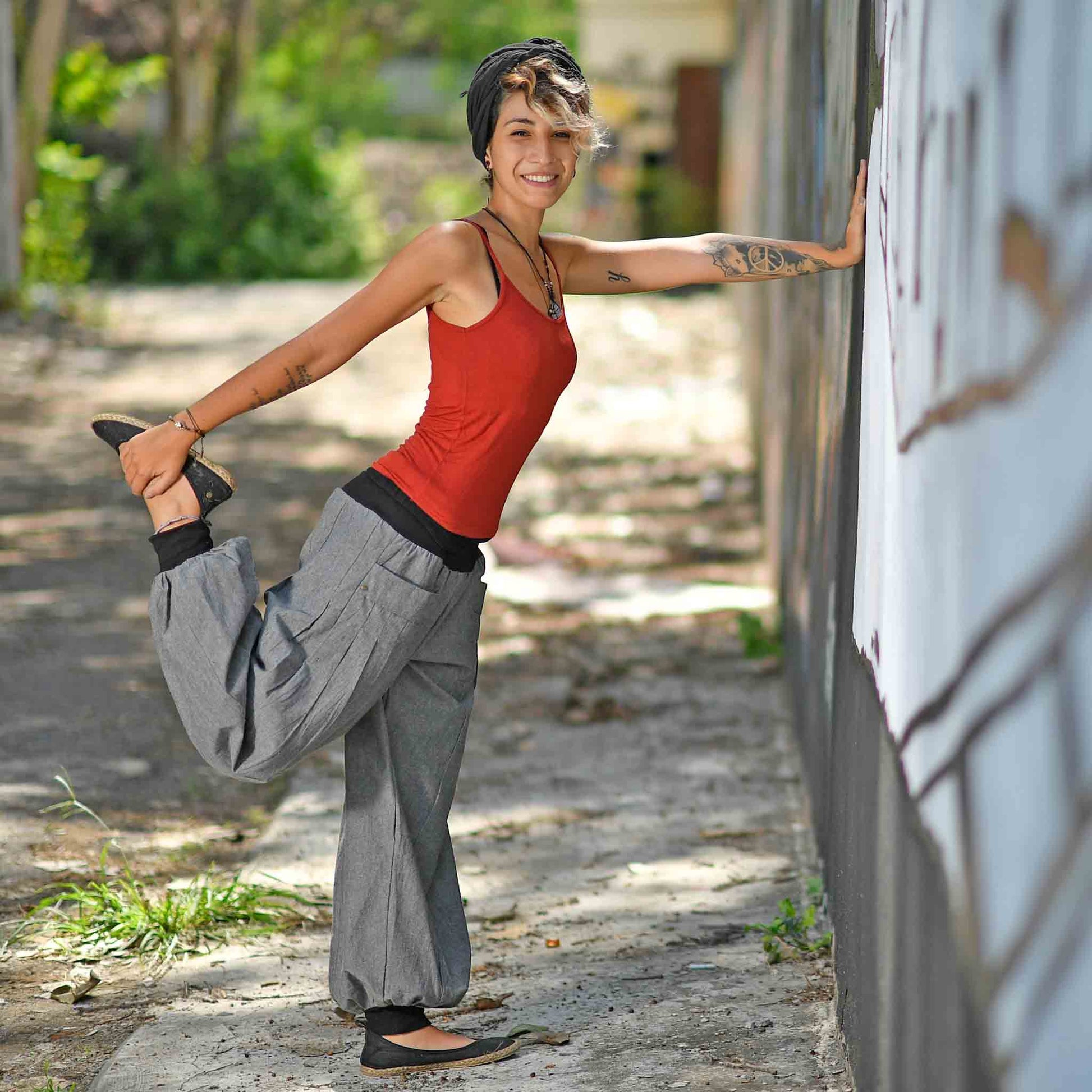 Yogahose und Haremshose Damen Yogazeit Grau